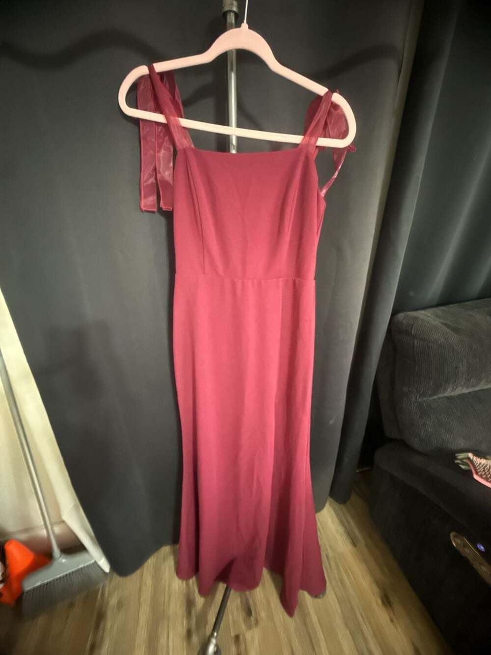 Lulus Maxi Dress Size M Burgundy Red Formal Evening Gown Bow Straps and slit